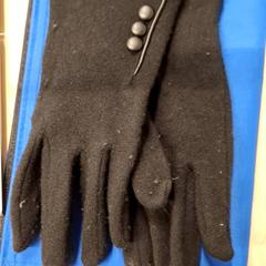 Luvas, segundo informou IKEA Paris - Italie Deux usando iLost