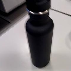 飲用ボトル Zwart がiLostで Vrije Universiteit Amsterdam によって報告されました