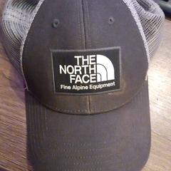 Kšiltovka, jak nahlášeno Leonardo Royal Hotel Amsterdam pomocí iLost