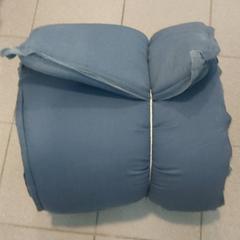 Diversos Strandzetel kussens, segons ha informat Centraal magazijn mitjançant iLost