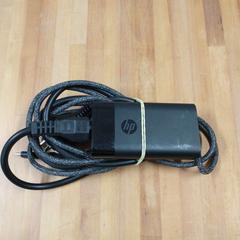 Usb töltő oplader, amint azt Bolognalaan 101 az iLost segítségével jelentette.