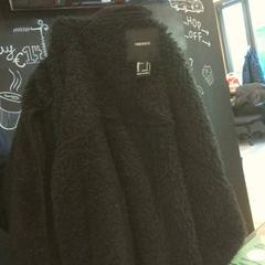 معطف، كما تم الإبلاغ عنه بواسطة MEININGER Hotel Vienna Downtown Franz عبر iLost