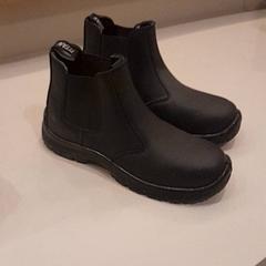 Cipő, amint azt Van der Valk Hotel Schiphol az iLost segítségével jelentette.