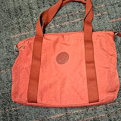 Taška, jak nahlášeno Connexxion Amstelland-Meerlanden Amstelveen pomocí iLost