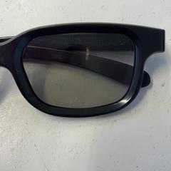 Occhiali da sole, come riportato da HTM utilizzando iLost