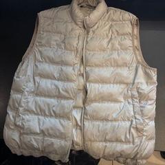 Vêtements & Gilet matelassé Lichtgrijs, a été signalé par Johan Cruijff ArenA utilisant iLost