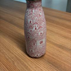 Botella de auga bottle, segundo informou Vrije Universiteit Brussel (VUB) usando iLost