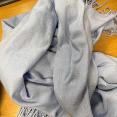 Chal lichtblauwe sjaal, ha sido reportado por VITAZ campus Sint-Niklaas con iLost