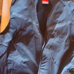 Vest Nike zwart, as reported by Familiepark Drievliet using iLost
