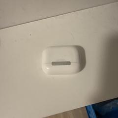 AirPods case، كما تم الإبلاغ عنه عبر iLost