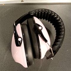 Kopfhörer Rosé en zwart, gemeldet von Breng Nijmegen über iLost
