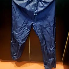 Pantalon de pluie, a été signalé par TivoliVredenburg utilisant iLost