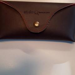 Brilleetui med briller Bruin, som rapportert av Connexxion Zeeuws-Vlaanderen ved bruk av iLost