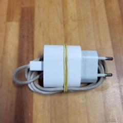 Nabíječka smartphonu oplader, jak nahlášeno Bolognalaan 101 pomocí iLost