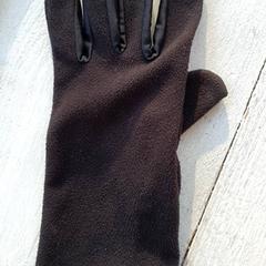 Rukavice Links zwart, jak nahlášeno DierenPark Amersfoort pomocí iLost