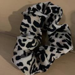 Hair scrunchies scrunchy, as reported by Familie Resort Molenwaard using iLost