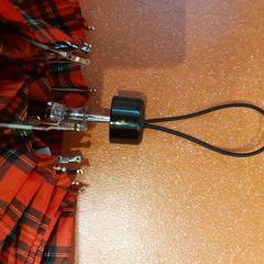 Hopfällbart paraply rouge écossais, rapporterat av TCL med iLost