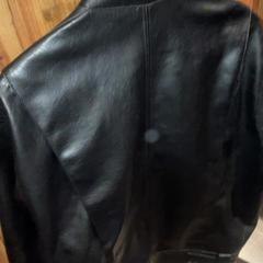 Chaqueta black, ha sido reportado por Club Nyx/Exit Café con iLost