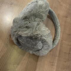 Cache-oreilles, a été signalé par Pathé Arnhem utilisant iLost