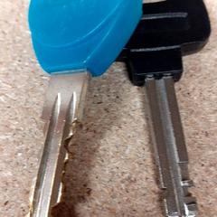 Llaves, ha sido reportado por Qbuzz GD Groningen Peizerweg con iLost