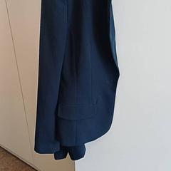 Jasje/colbert blauw, amint azt Qbuzz GD Groningen HS az iLost segítségével jelentette.