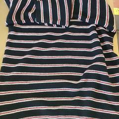 Kleding - trui, amint azt Centraal magazijn az iLost segítségével jelentette.