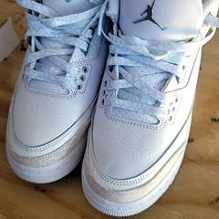 Sportschoenen Witte jordan 37,5, zoals gemeld door Schaatsbaan Rotterdam met iLost