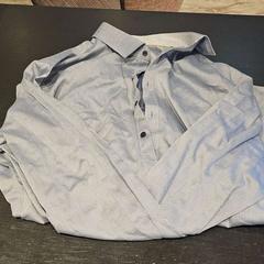 Camises Blauw, segons ha informat Van der Valk Hotel Amsterdam-Amstel mitjançant iLost