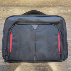 Laptop tas zwart, a été signalé par WestCord Hotel Eindhoven utilisant iLost