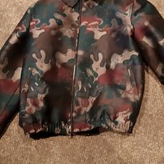 Casaco, como reportado por Van der Valk Hotel Apeldoorn - De Cantharel utilizando o iLost