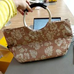 Sac Beige, a été signalé par IKEA Nantes utilisant iLost