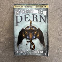 book boek the dragonriders of pern Anne McCaffrey, segons s'ha informat a iLost