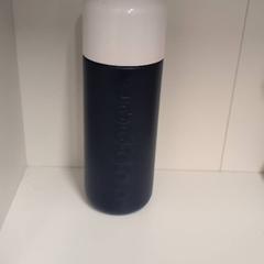 زجاجة Donkerblauw، كما تم الإبلاغ عنه بواسطة IKEA Utrecht عبر iLost
