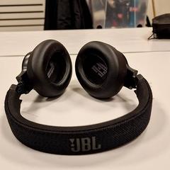 Auscultadores, como reportado por Vrije Universiteit Amsterdam utilizando o iLost