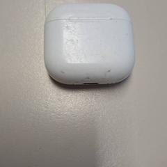 Estuche de airpods, ha sido reportado por Connexxion Haarlem IJmond con iLost