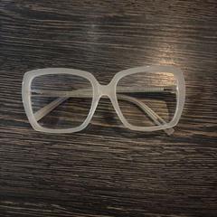 Okuliare wit, ako bolo nahlásené WestCord Hotel Eindhoven pomocou iLost