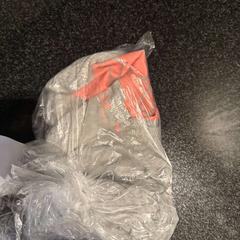 Camisa grijs, como reportado por Hotel Van der Valk Harderwijk op de Veluwe utilizando o iLost