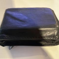 Portafoglio Op naam van Asad, come riportato da Gemeente Amsterdam utilizzando iLost