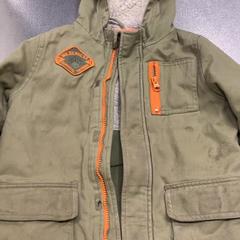 재킷 Groen, iLost를 사용하여 IKEA Haarlem에 보고됨