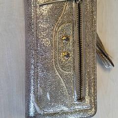 Peněženka Fazli, jak nahlášeno Connexxion Haarlem IJmond pomocí iLost