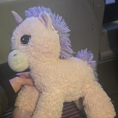Roze eenhoorn knuffel, som rapportert til iLost
