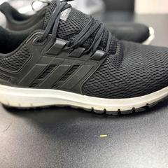 الأحذية schoenen، كما تم الإبلاغ عنه بواسطة Van der Valk Duiven bij Arnhem A12 عبر iLost