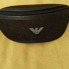 Glasses case with glasses, gerapporteerd met iLost