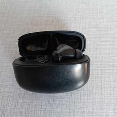 Cuffia bluetooth zwart, come riportato da Regio Antwerpen - Brussel utilizzando iLost