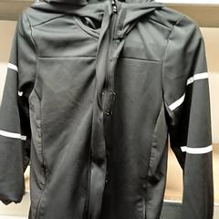 Jakke Zwart met reflectie, som rapportert av Qbuzz GD Groningen Peizerweg ved bruk av iLost