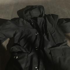 İLost kullanarak De Heeren van Aemstel tarafından bildirildiği gibi Zwarte mannen winterjas