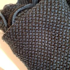 Sciarpa echarpe bleu, come riportato da IKEA Rouen Tourville-La-Rivière utilizzando iLost