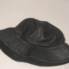 Odzież - hoofddeksel, zgłoszono przez Centraal magazijn przy użyciu iLost