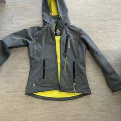Jacket, as reported by Centraal magazijn using iLost
