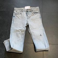 Kleidung - Jeans broek, gemeldet von Regio Limburg - Leuven über iLost